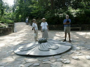 Charmagsue.jpg - 38548 Bytes